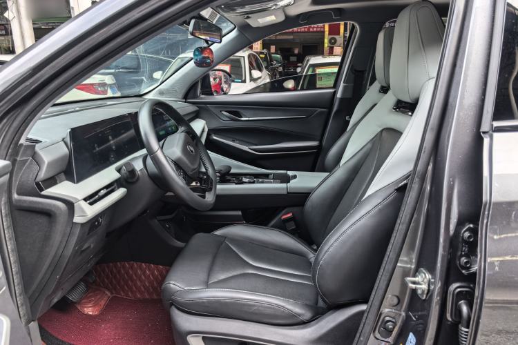 Used CHANGAN CS75 PLUS 2024 3rd Generation Champion Edition 1.5T Intelligent Drive Dynamic Model Interior 4