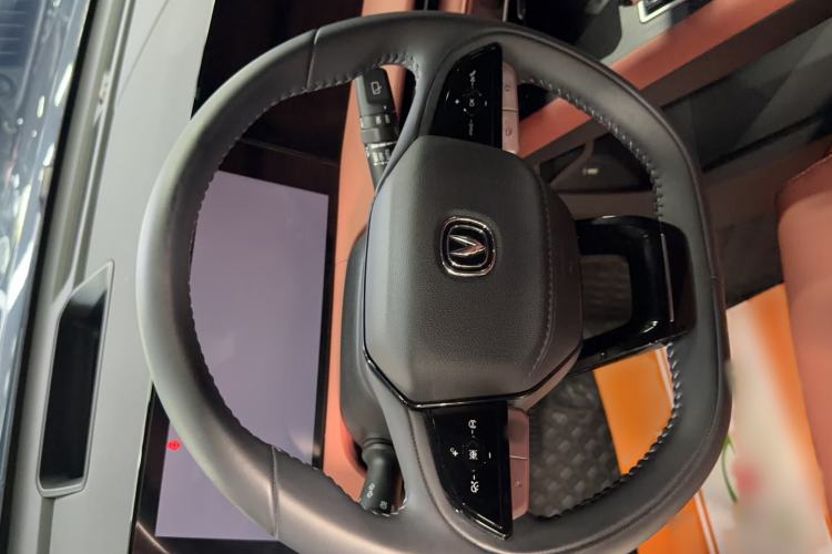 Used CHANGAN CS75 PLUS 2024 3rd Generation Champion Edition 2.0T Intelligent Drive Performance Model Interior 4