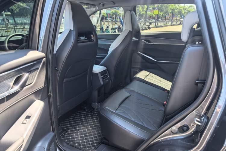 Used CHANGAN CS75 PLUS 2024 3rd Generation Champion Edition 1.5T Intelligent Drive Dynamic Model Interior 5
