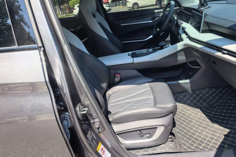 Used CHANGAN CS75 PLUS 2024 3rd Generation Champion Edition 1.5T Intelligent Drive Dynamic Model Interior 7