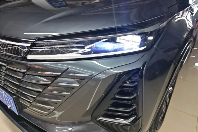 Used CHANGAN CS75 PLUS 2024 3rd Generation Champion Edition 1.5T Intelligent Drive Dynamic Model Left Front Headlight