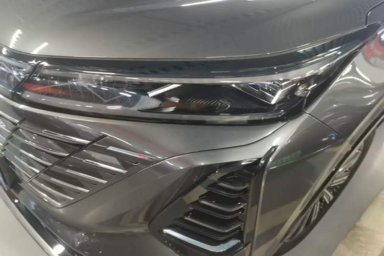 Used CHANGAN CS75 PLUS 2024 3rd Generation Champion Edition 1.5T Intelligent Drive Dynamic Model Left Front Headlight