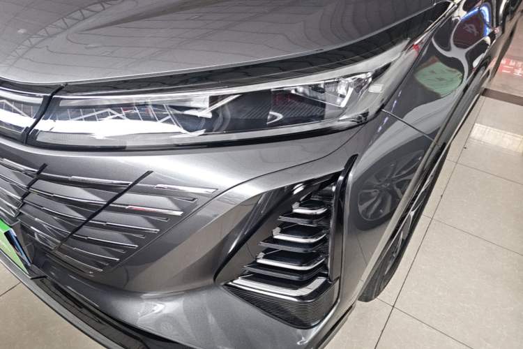 Used CHANGAN CS75 PLUS 2024 3rd Generation Champion Edition 1.5T Intelligent Drive Dynamic Model Left Front Headlight