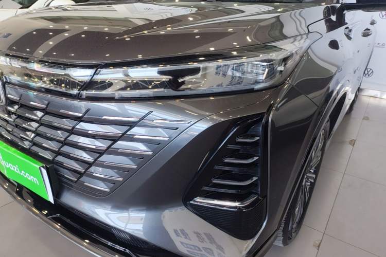 Used CHANGAN CS75 PLUS 2024 3rd Generation Champion Edition 1.5T Intelligent Drive Dynamic Model Left Front Headlight