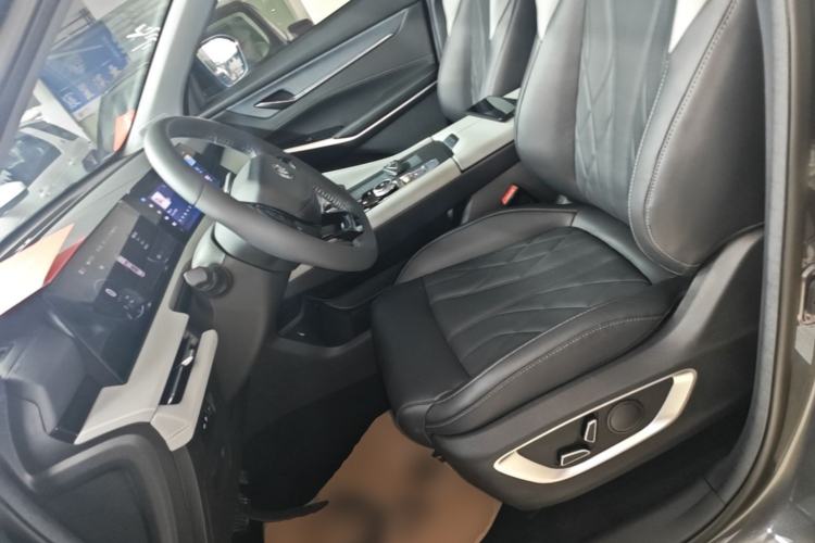 Used CHANGAN CS75 PLUS 2024 3rd Generation Champion Edition 1.5T Intelligent Drive Dynamic Model Left Front Seat