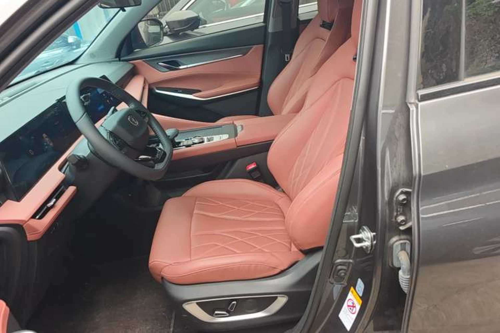 Used CHANGAN CS75 PLUS 2024 3rd Generation Champion Edition 1.5T Intelligent Drive Dynamic Model Left Front Seat