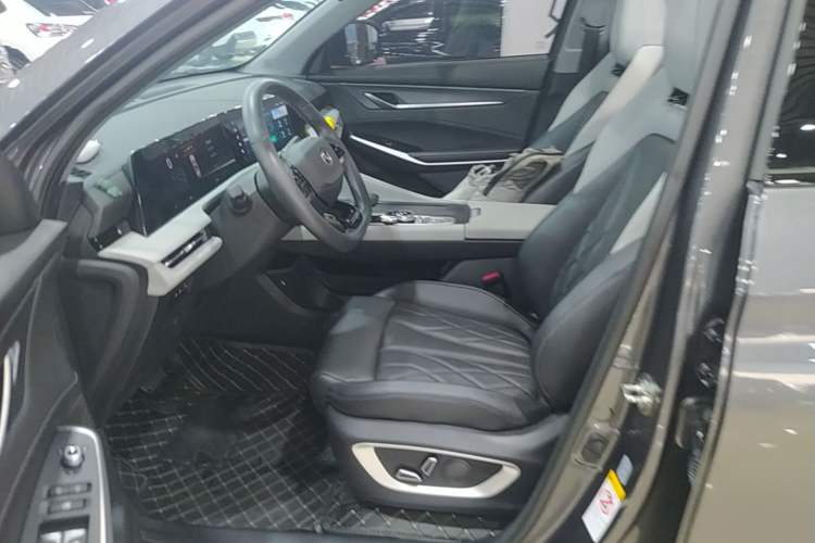 Used CHANGAN CS75 PLUS 2024 3rd Generation Champion Edition 1.5T Intelligent Drive Dynamic Model Left Front Seat