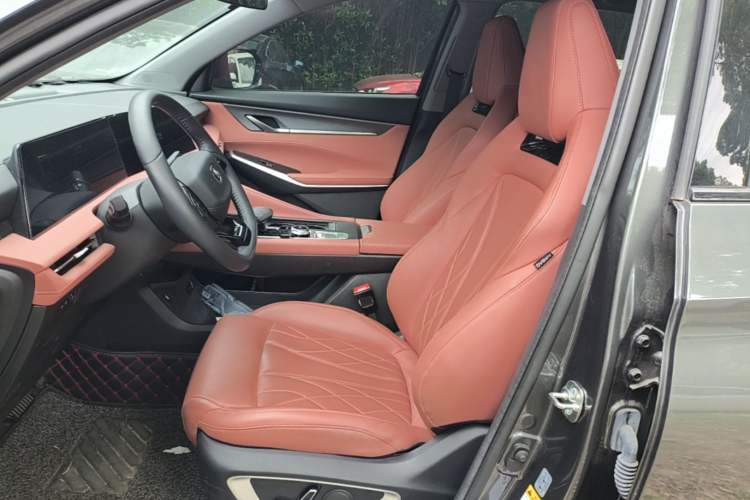Used CHANGAN CS75 PLUS 2024 3rd Generation Champion Edition 1.5T Intelligent Drive Dynamic Model Left Front Seat