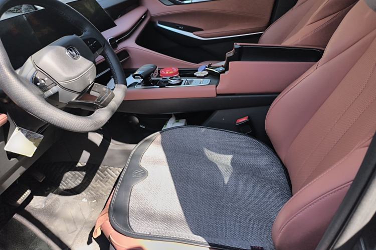 Used CHANGAN CS75 PLUS 2024 3rd Generation Champion Edition 1.5T Intelligent Drive Dynamic Model Left Front Seat