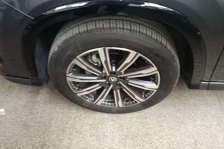 Used CHANGAN CS75 PLUS 2024 3rd Generation Champion Edition 1.5T Intelligent Drive Dynamic Model Left Front Wheel Hub