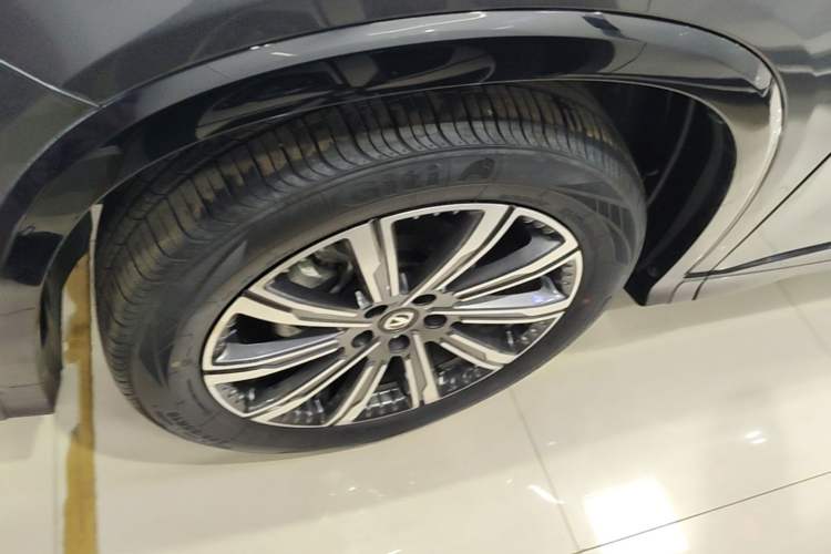 Used CHANGAN CS75 PLUS 2024 3rd Generation Champion Edition 1.5T Intelligent Drive Dynamic Model Left Front Wheel Hub