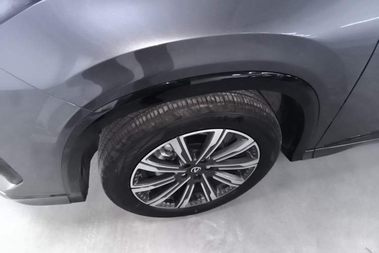 Used CHANGAN CS75 PLUS 2024 3rd Generation Champion Edition 1.5T Intelligent Drive Dynamic Model Left Front Wheel Hub
