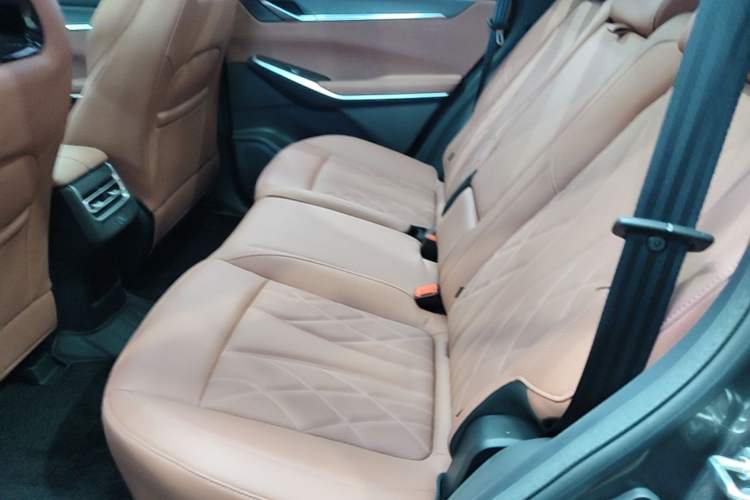 Used CHANGAN CS75 PLUS 2024 3rd Generation Champion Edition 1.5T Intelligent Drive Dynamic Model Left Rear Seat