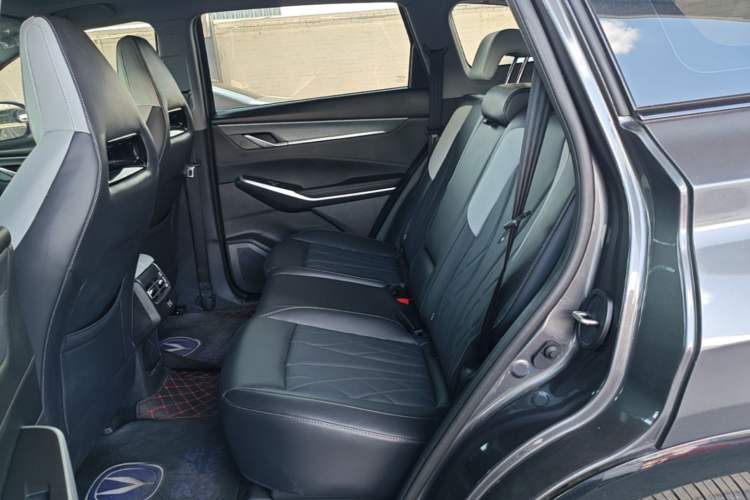 Used CHANGAN CS75 PLUS 2024 3rd Generation Champion Edition 1.5T Intelligent Drive Dynamic Model Left Rear Seat