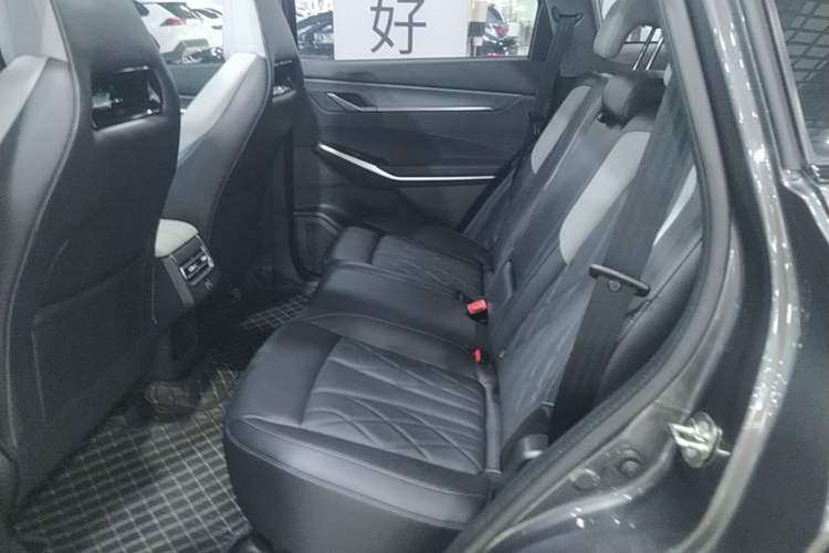 Used CHANGAN CS75 PLUS 2024 3rd Generation Champion Edition 1.5T Intelligent Drive Dynamic Model Left Rear Seat