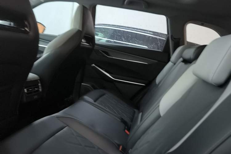 Used CHANGAN CS75 PLUS 2024 3rd Generation Champion Edition 1.5T Intelligent Drive Dynamic Model Left Rear Seat