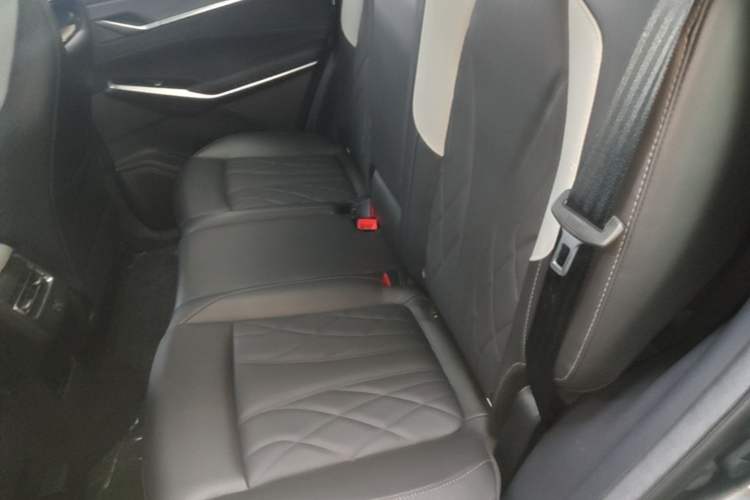 Used CHANGAN CS75 PLUS 2024 3rd Generation Champion Edition 1.5T Intelligent Drive Dynamic Model Left Rear Seat
