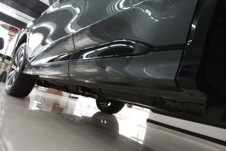 Used CHANGAN CS75 PLUS 2024 3rd Generation Champion Edition 1.5T Intelligent Drive Dynamic Model Left Side Sill