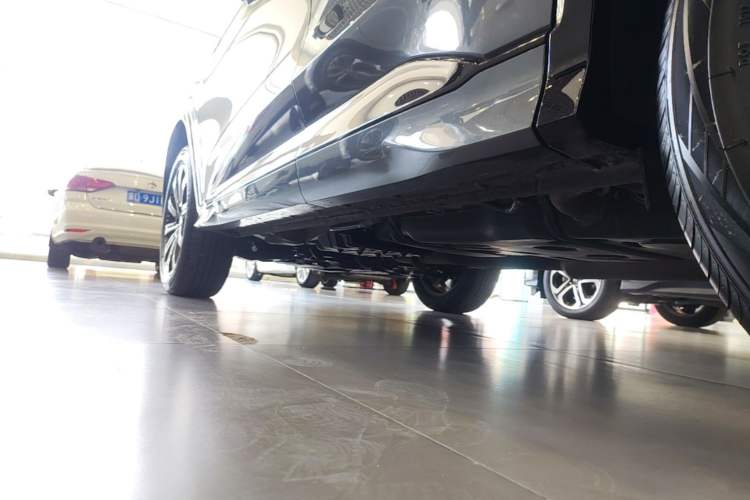Used CHANGAN CS75 PLUS 2024 3rd Generation Champion Edition 1.5T Intelligent Drive Dynamic Model Left Side Sill