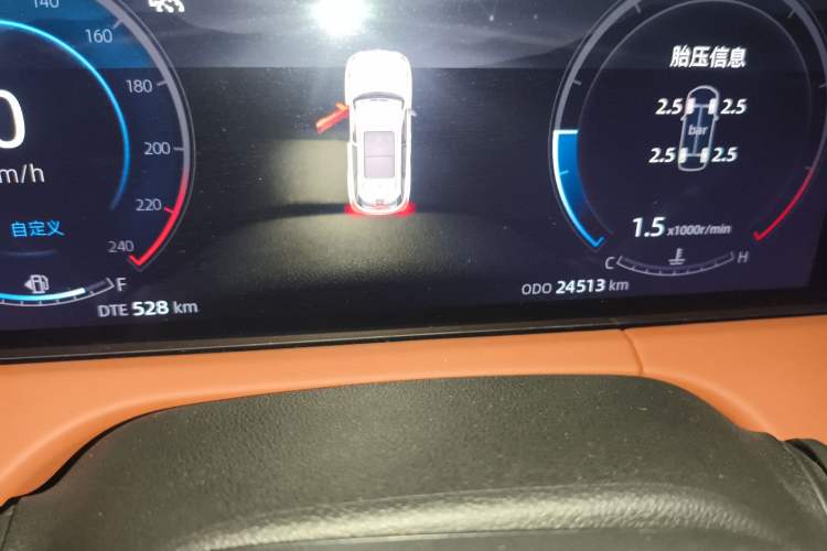 Used CHANGAN CS75 PLUS 2024 3rd Generation Champion Edition 1.5T Intelligent Drive Dynamic Model Odometer Close Up