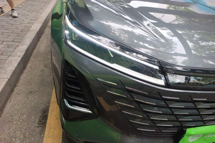 Used CHANGAN CS75 PLUS 2024 3rd Generation Champion Edition 1.5T Intelligent Drive Dynamic Model Right Front Headlight