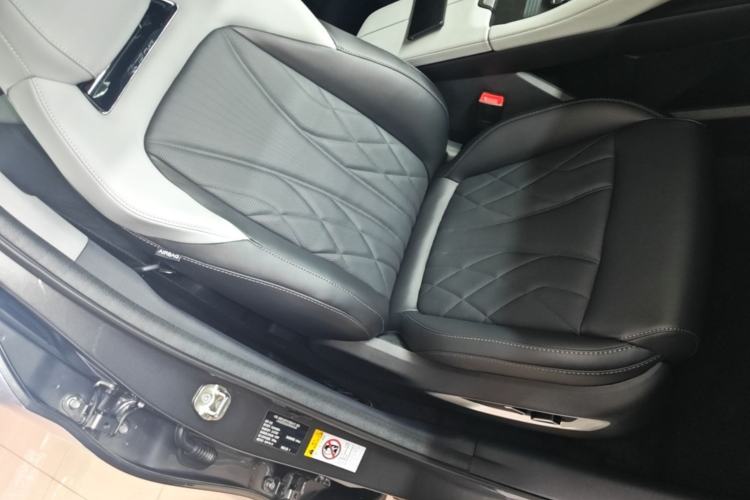 Used CHANGAN CS75 PLUS 2024 3rd Generation Champion Edition 1.5T Intelligent Drive Dynamic Model Right Front Seat