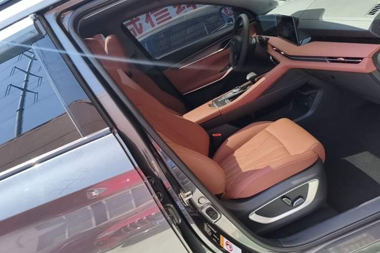 Used CHANGAN CS75 PLUS 2024 3rd Generation Champion Edition 1.5T Intelligent Drive Dynamic Model Right Front Seat