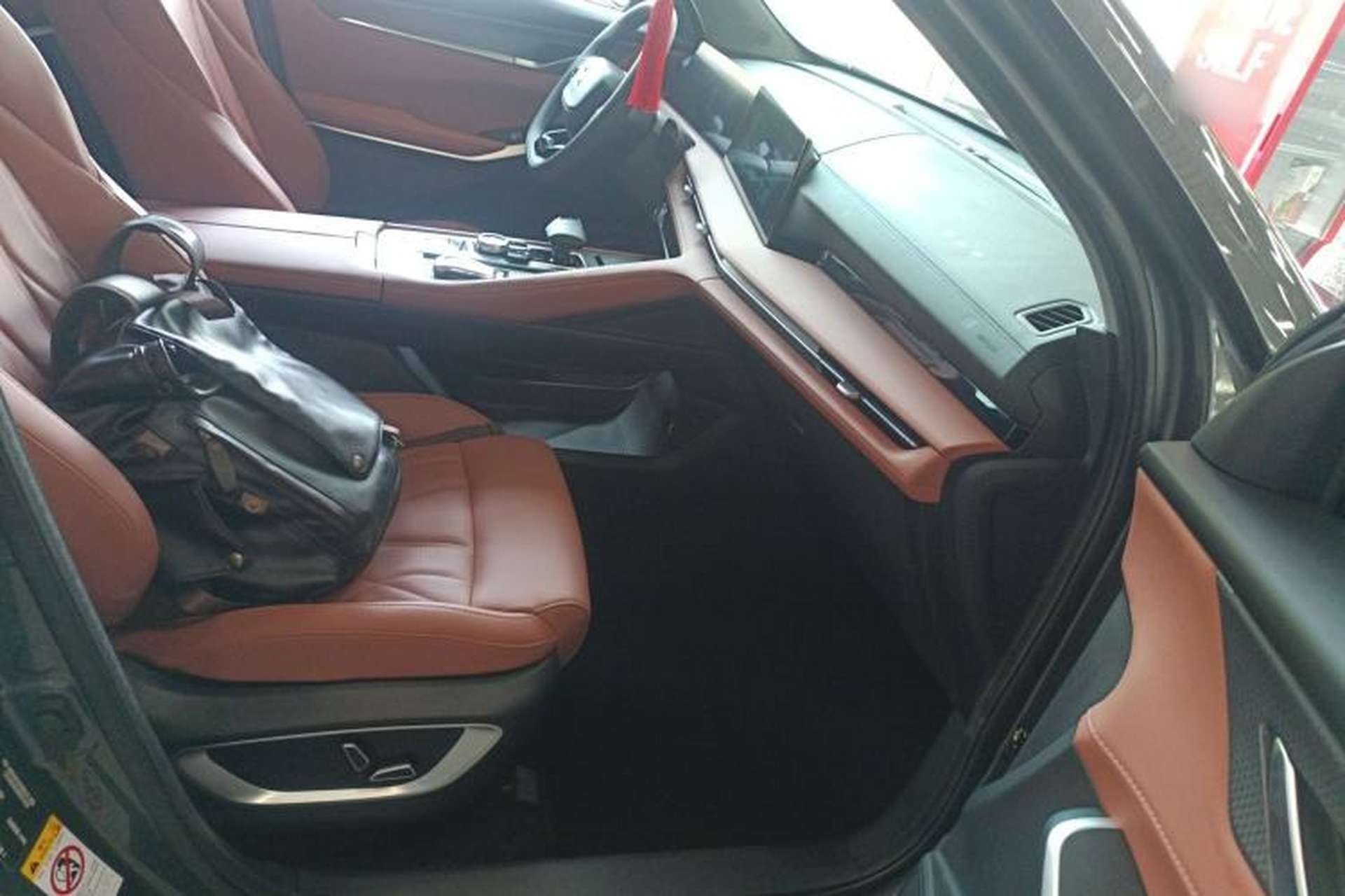 Used CHANGAN CS75 PLUS 2024 3rd Generation Champion Edition 1.5T Intelligent Drive Dynamic Model Right Front Seat