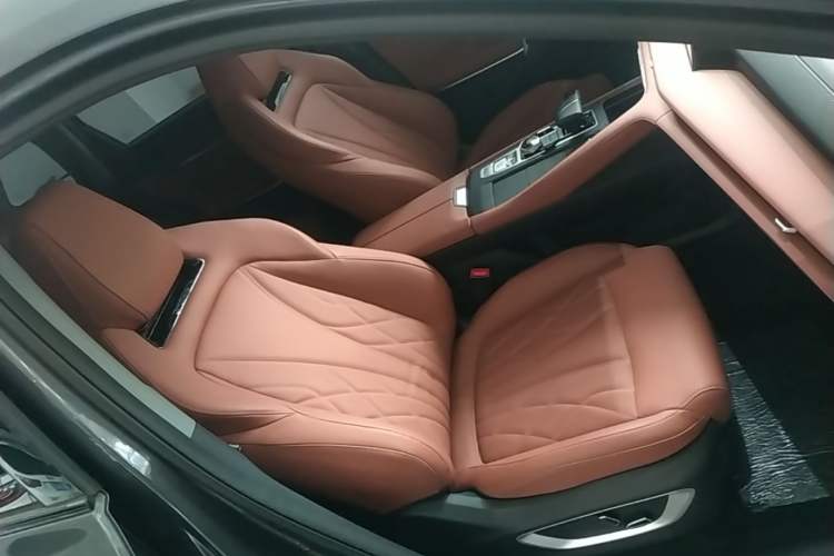 Used CHANGAN CS75 PLUS 2024 3rd Generation Champion Edition 1.5T Intelligent Drive Dynamic Model Right Front Seat