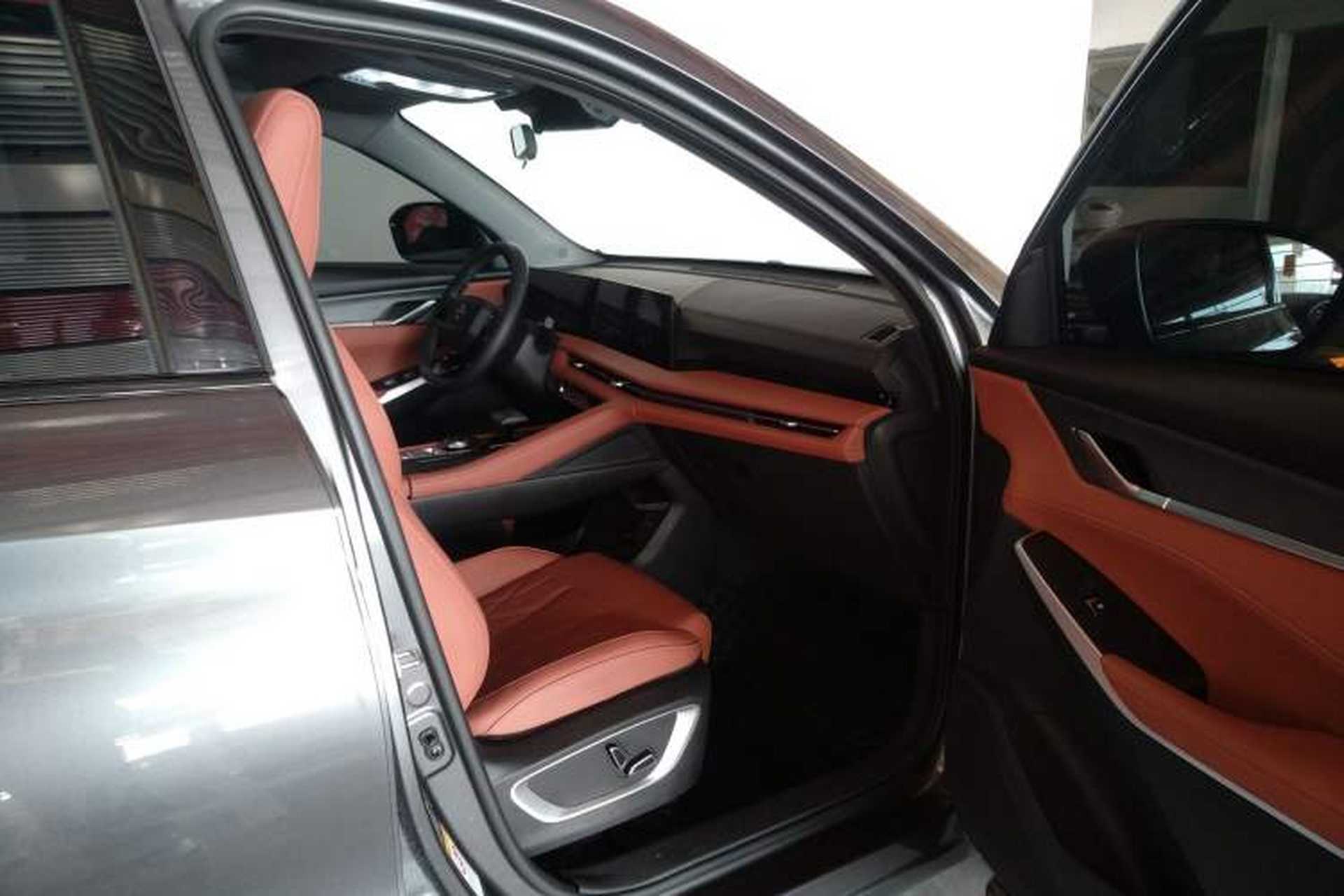 Used CHANGAN CS75 PLUS 2024 3rd Generation Champion Edition 1.5T Intelligent Drive Dynamic Model Right Front Seat
