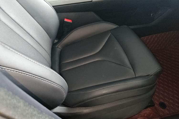 Used CHANGAN CS75 PLUS 2024 3rd Generation Champion Edition 1.5T Intelligent Drive Dynamic Model Right Front Seat