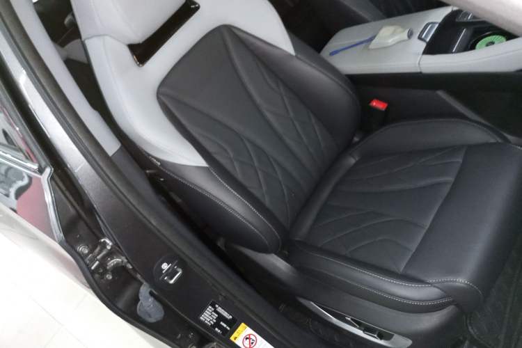 Used CHANGAN CS75 PLUS 2024 3rd Generation Champion Edition 1.5T Intelligent Drive Dynamic Model Right Front Seat