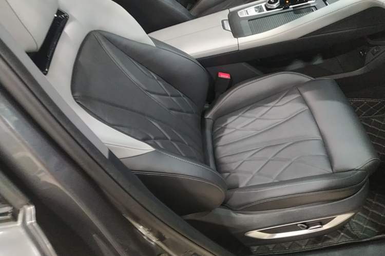 Used CHANGAN CS75 PLUS 2024 3rd Generation Champion Edition 1.5T Intelligent Drive Dynamic Model Right Front Seat