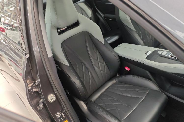 Used CHANGAN CS75 PLUS 2024 3rd Generation Champion Edition 1.5T Intelligent Drive Dynamic Model Right Front Seat