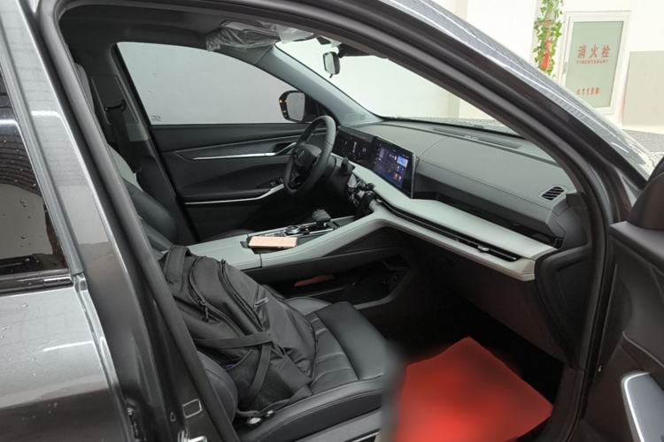 Used CHANGAN CS75 PLUS 2024 3rd Generation Champion Edition 1.5T Intelligent Drive Dynamic Model Right Front Seat