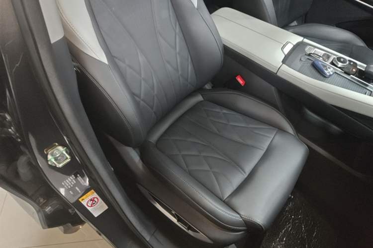 Used CHANGAN CS75 PLUS 2024 3rd Generation Champion Edition 1.5T Intelligent Drive Dynamic Model Right Front Seat