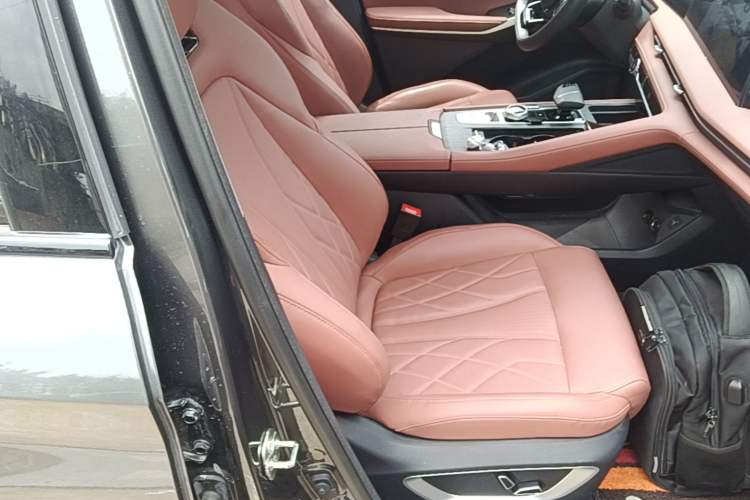 Used CHANGAN CS75 PLUS 2024 3rd Generation Champion Edition 1.5T Intelligent Drive Dynamic Model Right Front Seat