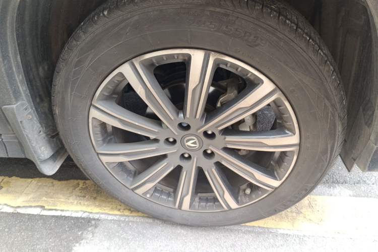 Used CHANGAN CS75 PLUS 2024 3rd Generation Champion Edition 1.5T Intelligent Drive Dynamic Model Right Front Wheel Hub