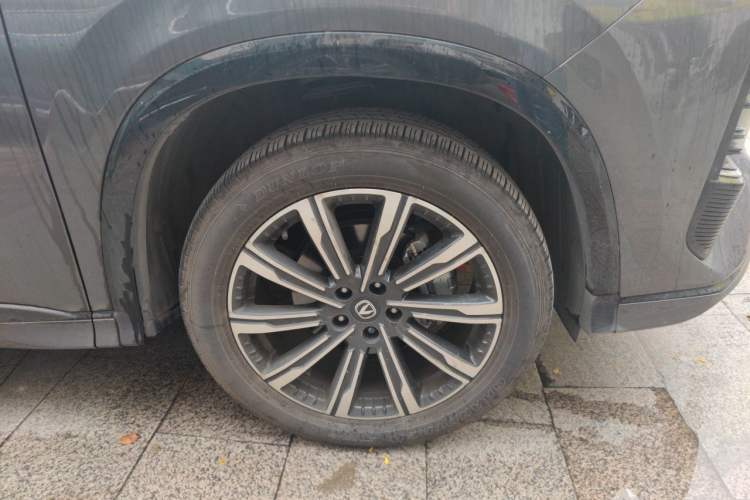 Used CHANGAN CS75 PLUS 2024 3rd Generation Champion Edition 2.0T Intelligent Drive Performance Model Right Front Wheel Hub