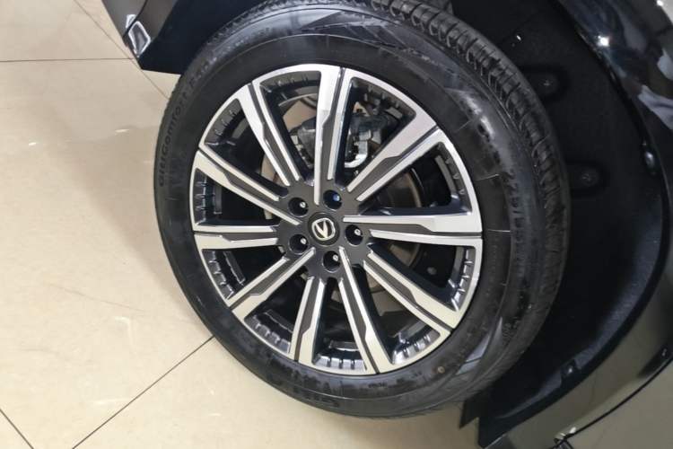 Used CHANGAN CS75 PLUS 2024 3rd Generation Champion Edition 1.5T Intelligent Drive Dynamic Model Right Rear Wheel Hub