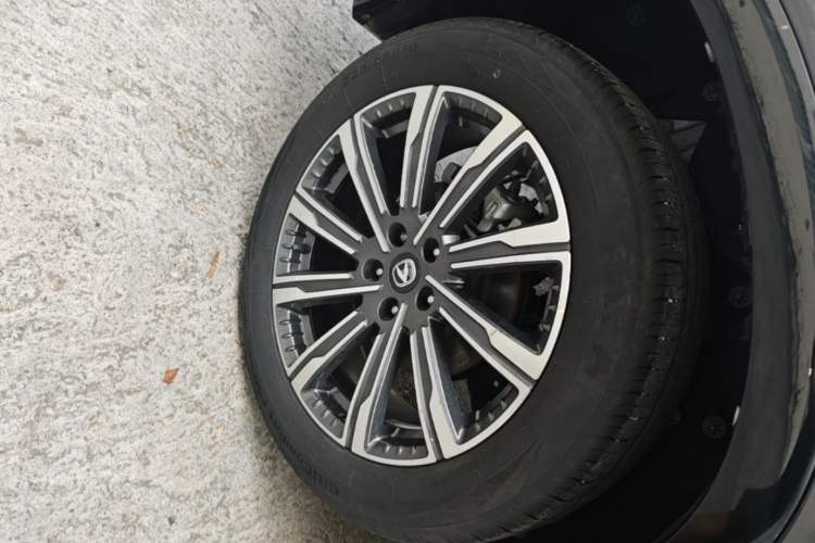 Used CHANGAN CS75 PLUS 2024 3rd Generation Champion Edition 1.5T Intelligent Drive Dynamic Model Right Rear Wheel Hub