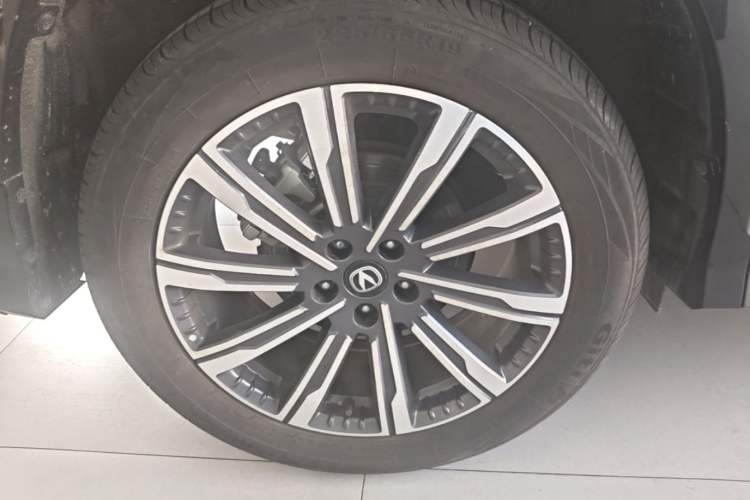 Used CHANGAN CS75 PLUS 2024 3rd Generation Champion Edition 1.5T Intelligent Drive Dynamic Model Right Rear Wheel Hub