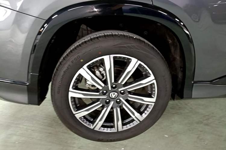 Used CHANGAN CS75 PLUS 2024 3rd Generation Champion Edition 1.5T Intelligent Drive Dynamic Model Right Rear Wheel Hub