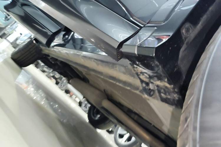 Used CHANGAN CS75 PLUS 2024 3rd Generation Champion Edition 1.5T Intelligent Drive Dynamic Model Right Side Sill