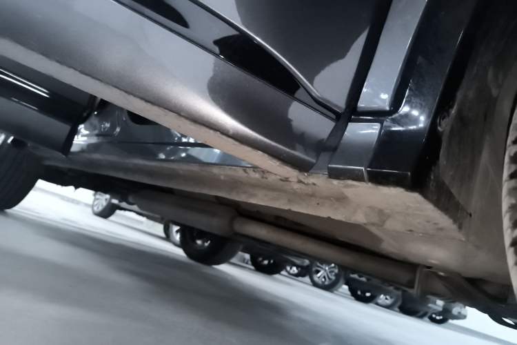 Used CHANGAN CS75 PLUS 2024 3rd Generation Champion Edition 1.5T Intelligent Drive Dynamic Model Right Side Sill