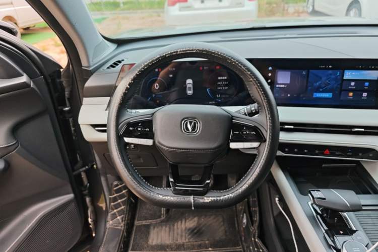 Used CHANGAN CS75 PLUS 2024 3rd Generation Champion Edition 1.5T Intelligent Drive Dynamic Model Steering Wheel