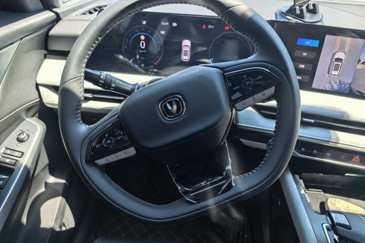 Used CHANGAN CS75 PLUS 2024 3rd Generation Champion Edition 1.5T Intelligent Drive Dynamic Model Steering Wheel