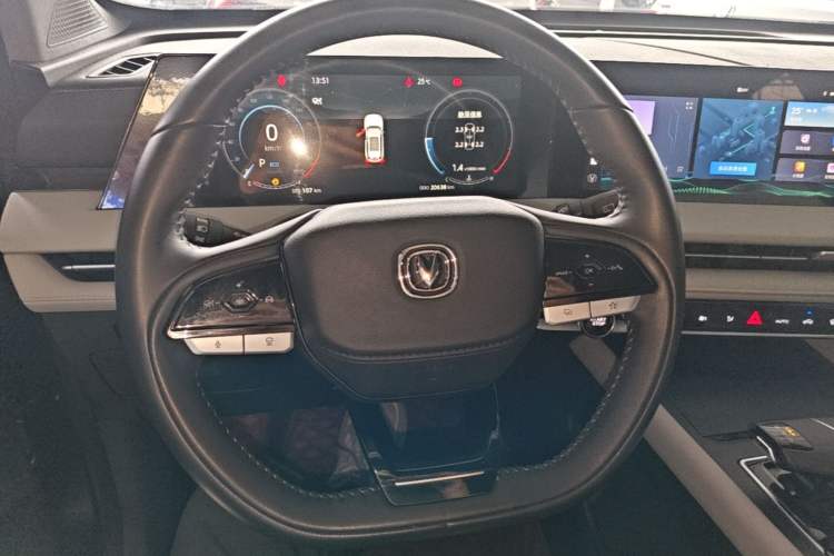 Used CHANGAN CS75 PLUS 2024 3rd Generation Champion Edition 1.5T Intelligent Drive Dynamic Model Steering Wheel