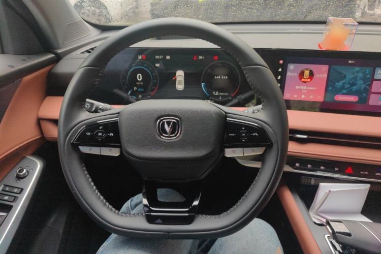 Used CHANGAN CS75 PLUS 2024 3rd Generation Champion Edition 2.0T Intelligent Drive Performance Model Steering Wheel