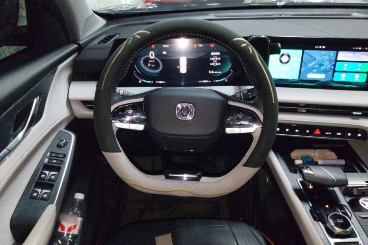 Used CHANGAN CS75 PLUS 2024 3rd Generation Champion Edition 1.5T Intelligent Drive Dynamic Model Steering Wheel